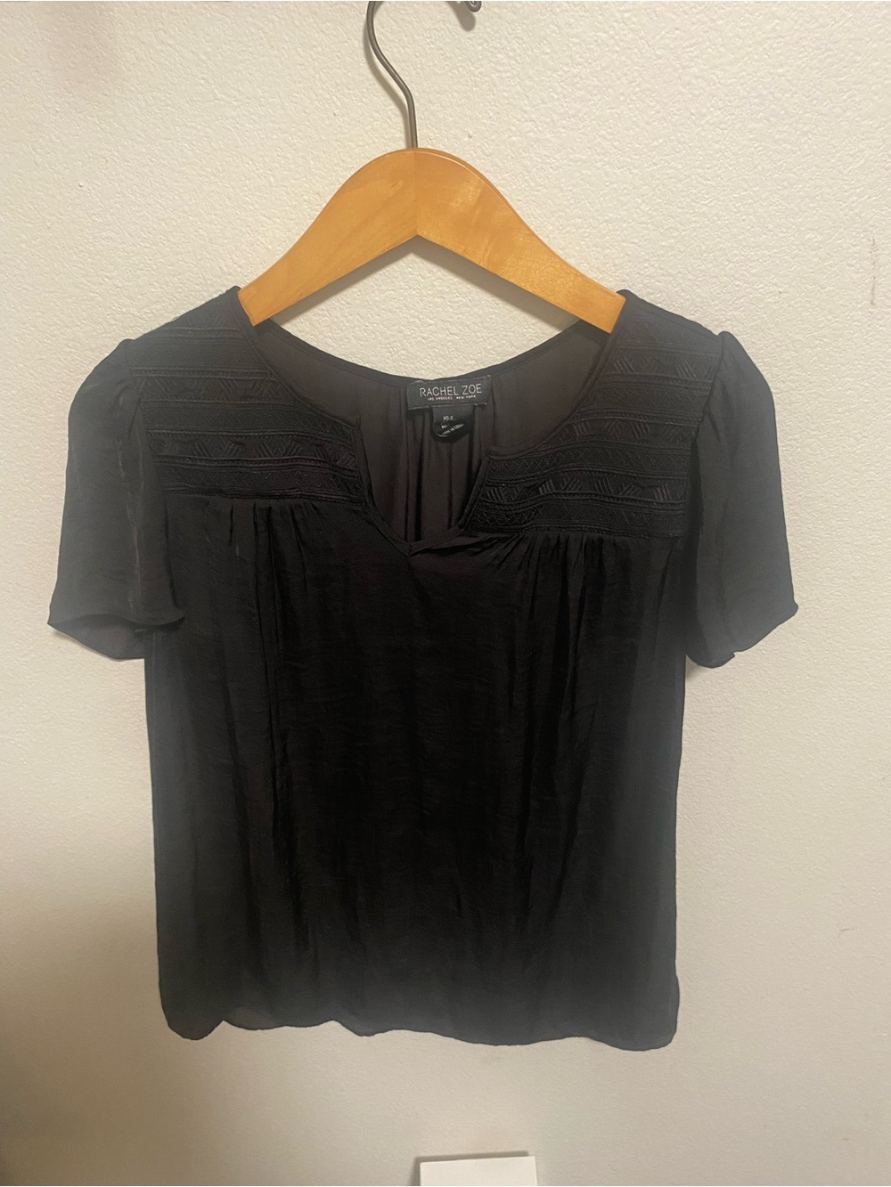 Rachel Zoe Black Short-Sleeve V-Neck Blouse with Yoke Detail Size Small